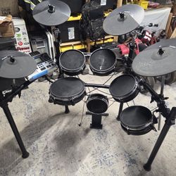Alesis DM 10 Kit Electronic Drum Set (please Eead Description)