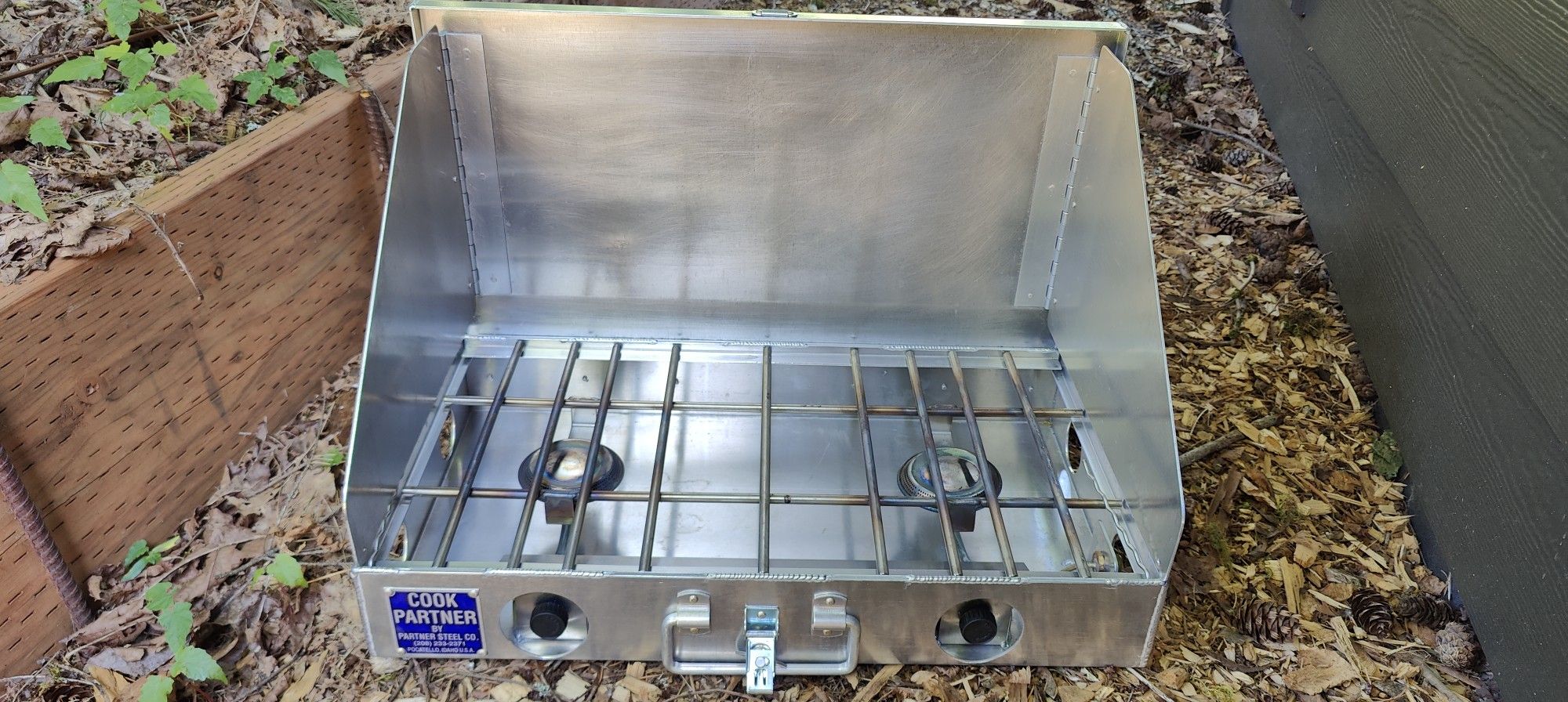 22" 2 Burner Cook Partner Stove W/extras