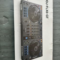 DJ controller 