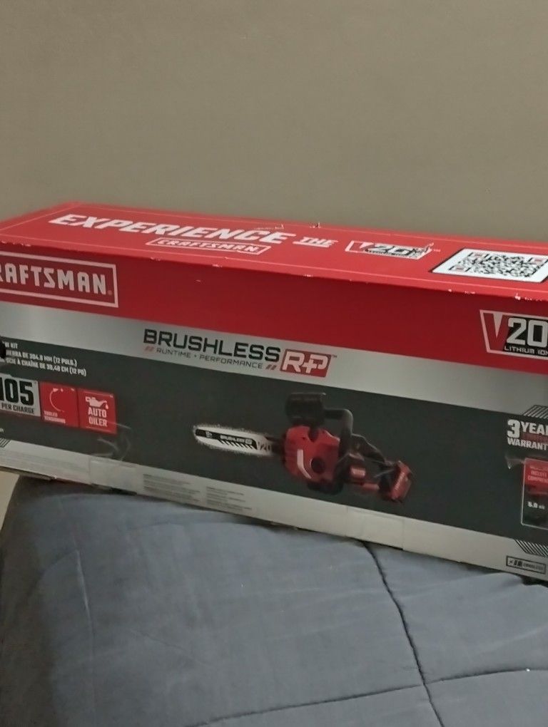 12in Craftsman 20v Chainsaw Kit - Cordless