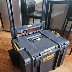 Dewalt Rolling Tool Box 