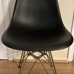 Modern Chair $20 Or Send Me And Offer 