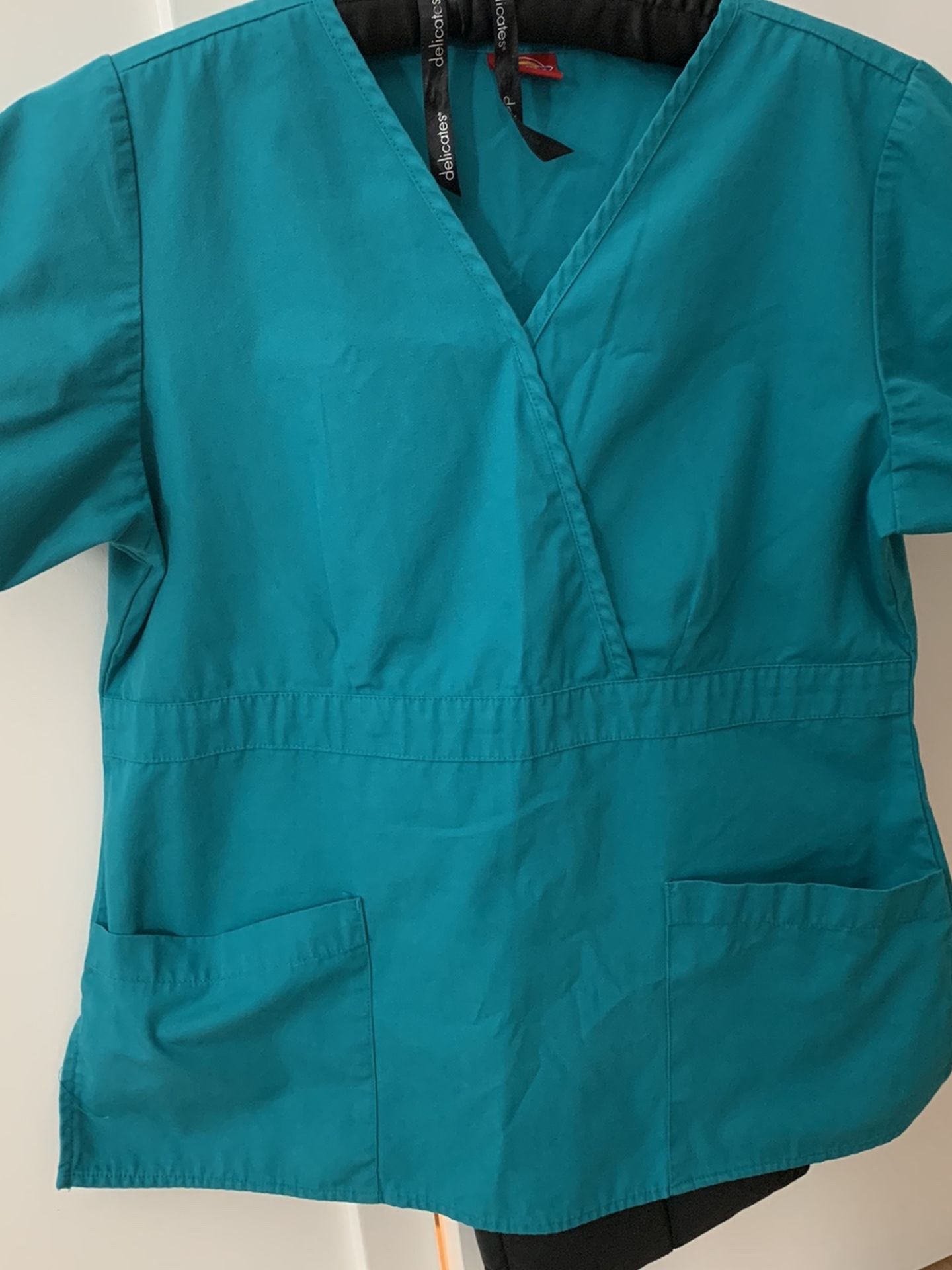 Dickies Woman’s Cotton Scrub Top Med Size