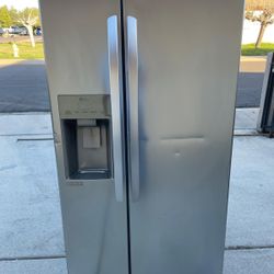 REGRIGERATOR LG 33 WIDE 