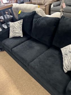 Stylish cozy nice couch!