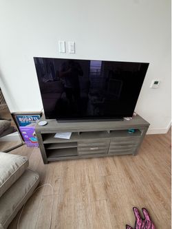 Entertainment center