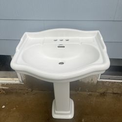 Pedestal Sink