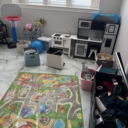 Kids used toy bundlelot huge