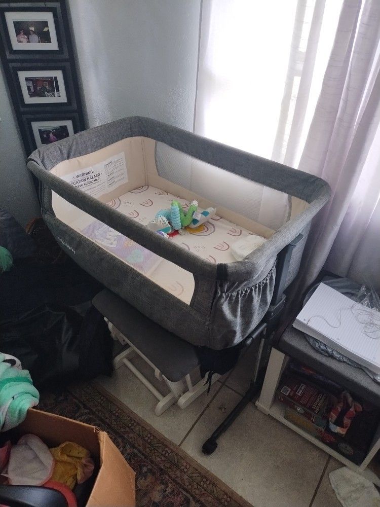 Bassinet, Carseat , Baby Girl Clothes Nb-6-9mo Each Different Prices