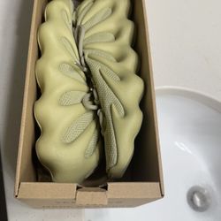 Yeezy 450 Size 10.5