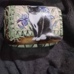 RARE, Persis Clayton Weirs, Wild Wings, Tuxedo Cat/Iris Porcelain Hinged Trinket Box
