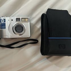 Vintage HP Photosmart HP 812 4MP Digital Camera