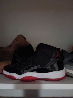 Jordans like new size 6 200.00