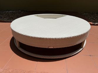 DEDON Zofa Round Coffee Table 47” – Luxury Outdoor Furniture