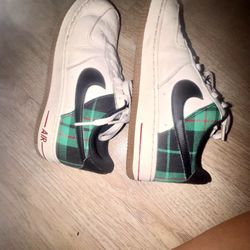 cream and plad air force size 5.5 