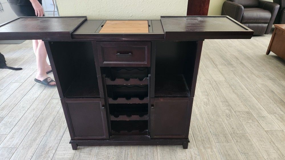 Tuscan Expandable Wine Bar 20 for Sale in Tampa, FL OfferUp