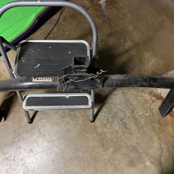 ✨U-HAUL HITCH 78151✨, USED is a Class IV receiver hitch designed for 1 Ford Expeditions and 1 Lincoln Navigators.