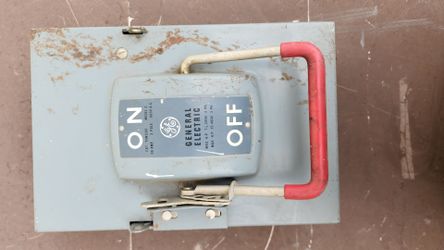 General electric ge thn3361 model 2 30a 3 pole disconnect switch