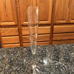 Vintage Princess House Heritage Etched Cut Floral Design Handblown Bud Vase. Size 10 inches Tall .  Preowned 