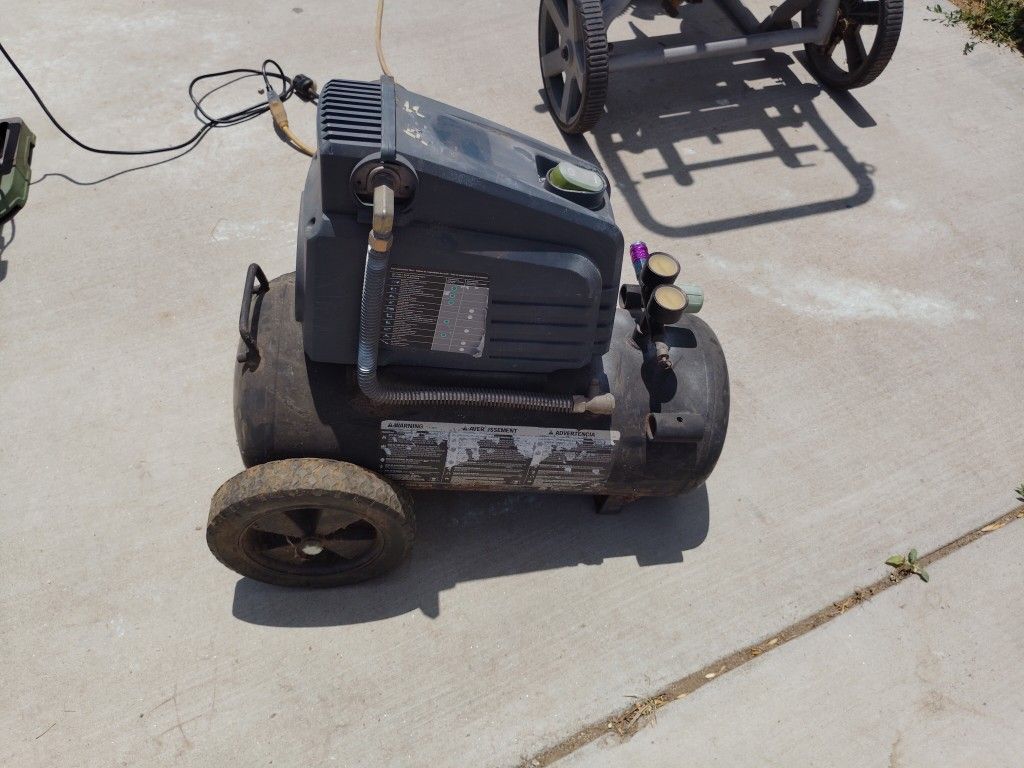 Blue hawk 8 Gallon Air Compressor
