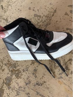 Guess size 6 shoes