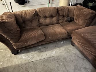 Sectional sofa Couch Comfortable Priced To Sell Within 48 Hours