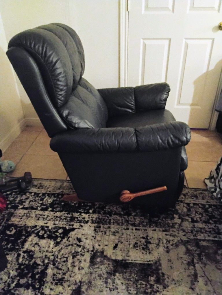 Black Leather Recliner Sofa