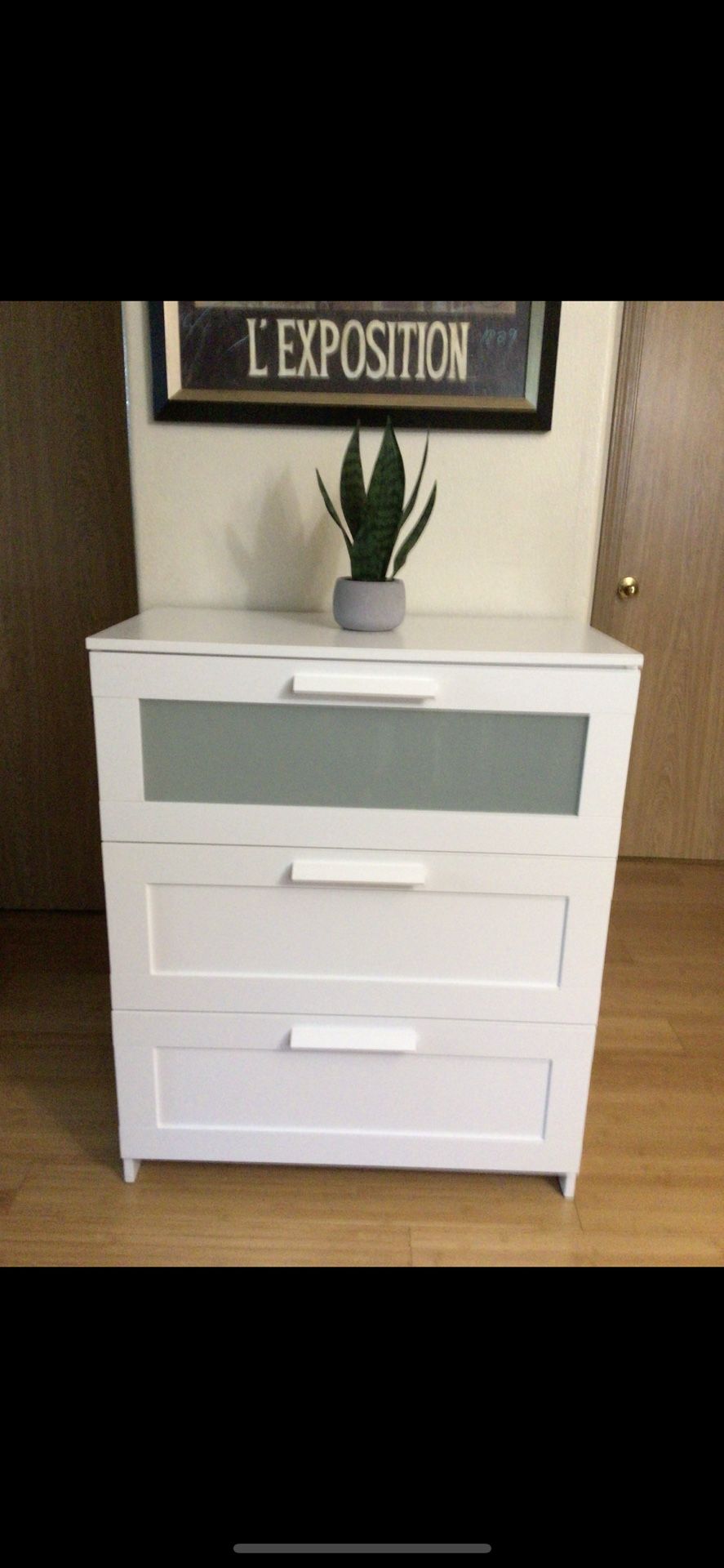 Awesome White Ikea brimnes 3 drawer dresser in excellent preowned