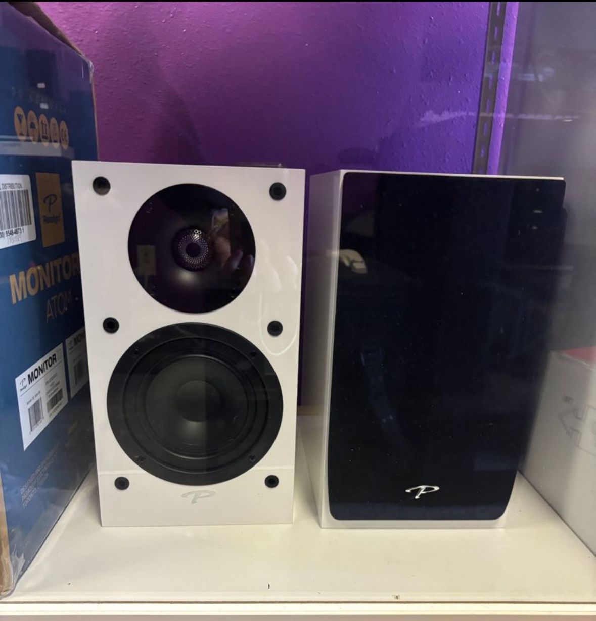Pair of Paradigm Monitor SE Atom Bookshelf Speakers