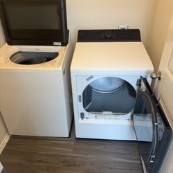 LG Impeller Extra Large ( 5.5-cu ft ) Top-Load Washer & Dryer ( Alpine White )