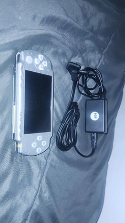 PSP 2000 SLIM (ICE SILVER)