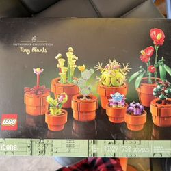 Lego Tiny Plants Botanical Collection - NEW