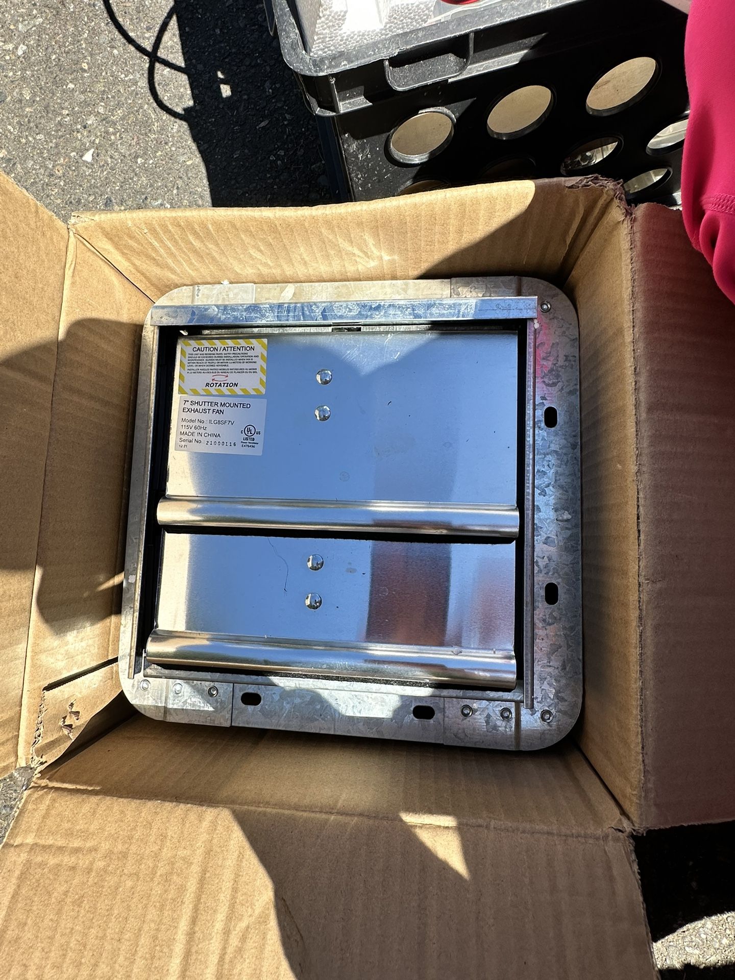 Brand New iLiving 7" Shutter Mounted Exhaust Fan - ILG8SF7V