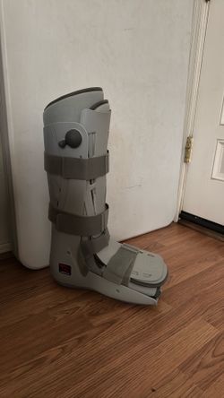 Breg Genesis 4 Strap Tall Medical Walking Boot / Cam Walker (XL) - Barely Used