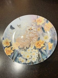 Dancing Daffodils by Lily Chang, Petal Pals plate