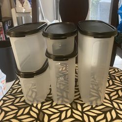 Tupperware Set