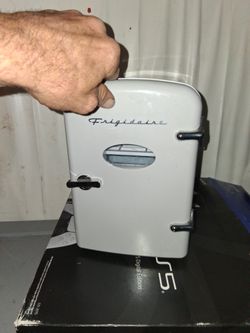 Frigidaire Mini Fridge 6 PACK