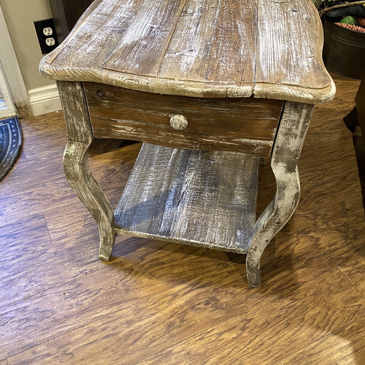 Distressed Rustic End Tabke