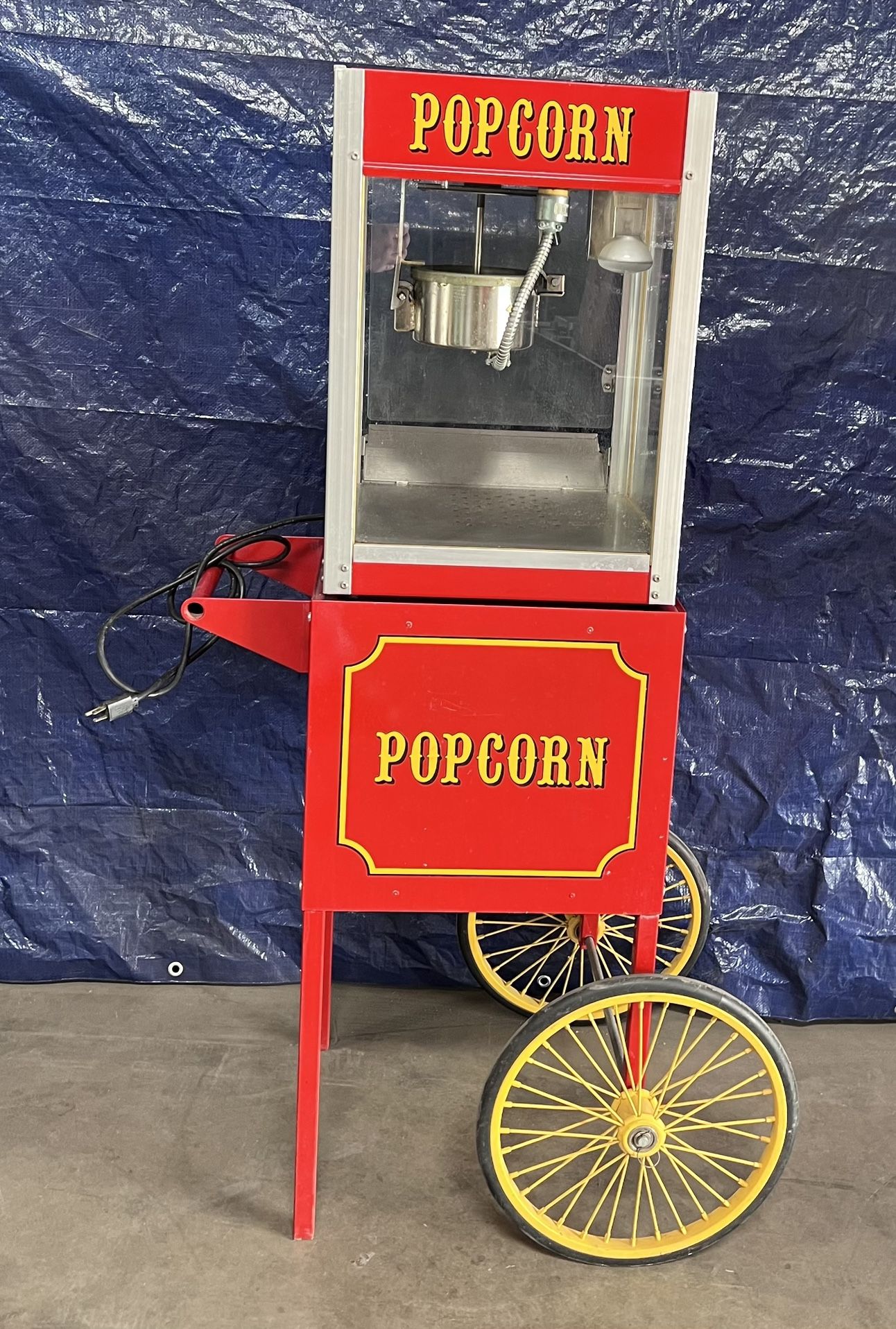 Paragon International TP 4 Popcorn Machine W. Cart