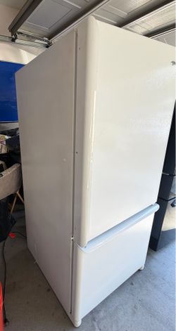 Amana 32 inch refrigerator