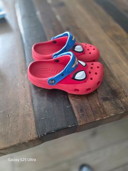 Crocs Kids Spider-Man Fun Lab clogs,