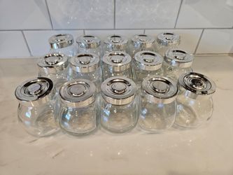 Glass Spice Jars with Lids, Set of 15