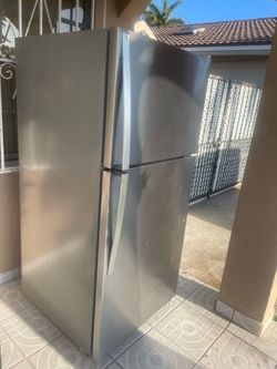 stainless steel refrigerador