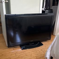 SHARP 48” TV