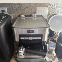 TRŪ Espresso Machine w/Steam Attachment