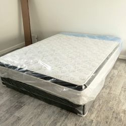 NEW QUEEN PILLOW TOP MATTRESS. Bed frame is not available. Take it home same day 👍