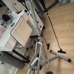 Fly Bird Squat Machine
