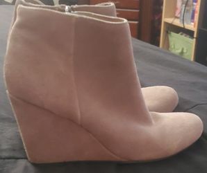 TAN DOLCE VITA ANKLE BOOTS 