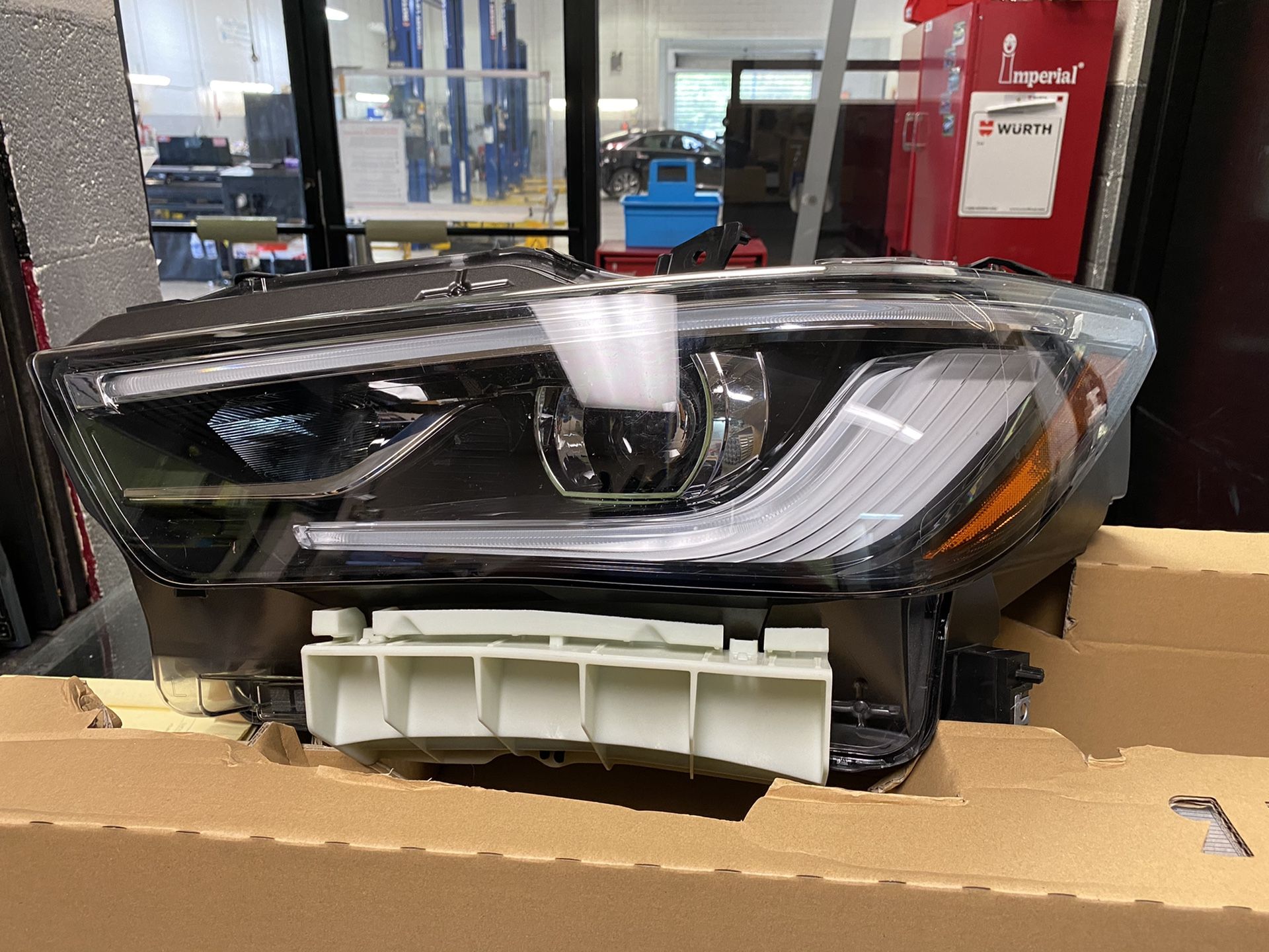 2018-2020 QX80 driver side headlight assembly