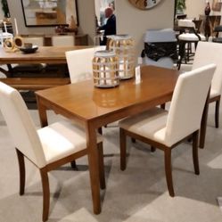 New 5 Piece Wood Dining Set (New In Box) 